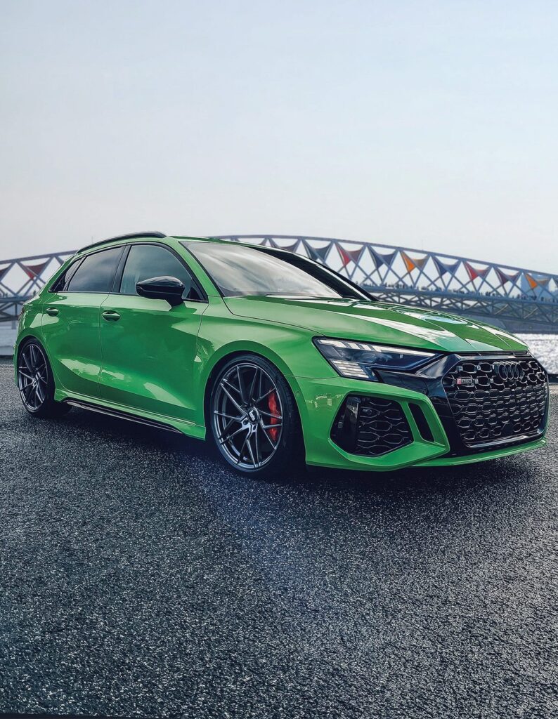 Audi-RS3-8Y-Bola-FLR-aspect-ratio-372-480
